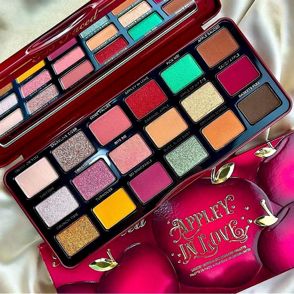 Too Faced 🍎 Appley in Love 18-pan Palette 🍏